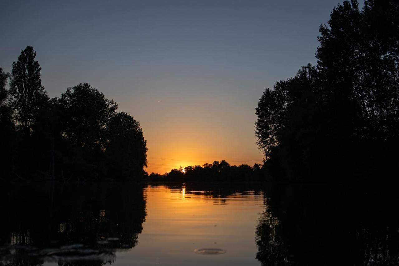 Le Relais Du Doubs En Bourgogne Bed & Breakfast Ciel Bagian luar foto